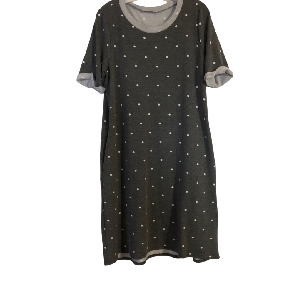 Lake Flower•Gray & White Polka Dot Short Sleeve Dress